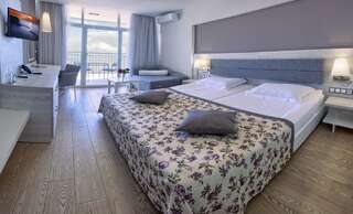 Отель Luna Hotel - Balneo & Spa Золотые Пески Двухместный номер Делюкс с 1 кроватью или 2 отдельными кроватями, балконом и видом на море-1
